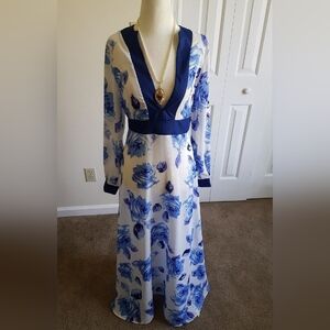 Elegant Blue Floral Maxi Dress - Deep V Neck & Cuffed Sleeves - Size Medium